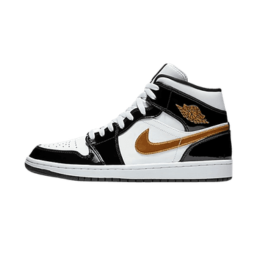 Wave Strike Dynamic Boost Sneaker